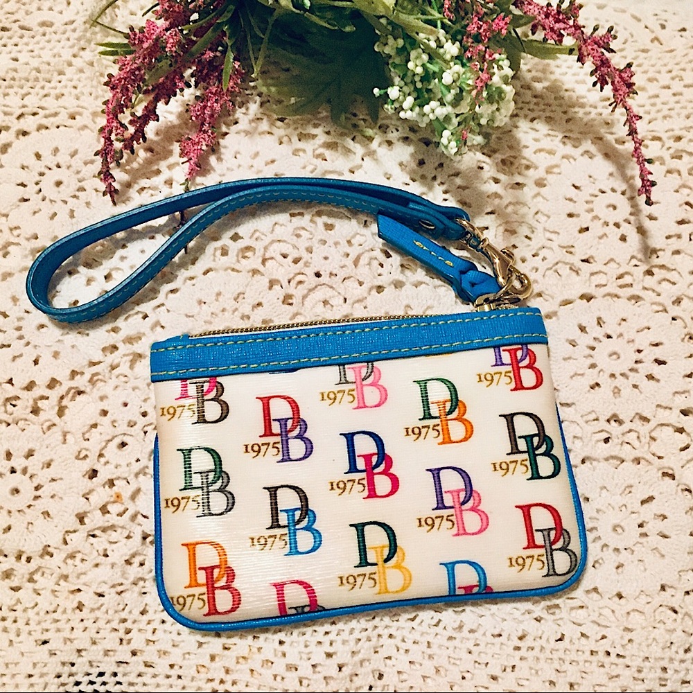 🌈SOLD🌈 Dooney Bourke 1975 Multicolor Wristlet🌈 - Picture 4 of 9